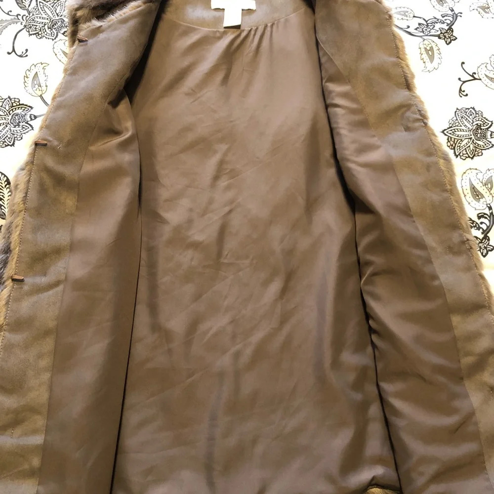 H&M faux fur vest - Picture 3 of 8